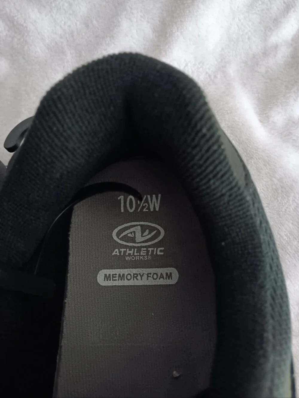 NWT Mens shoes Athletic Works 10.5 Wide